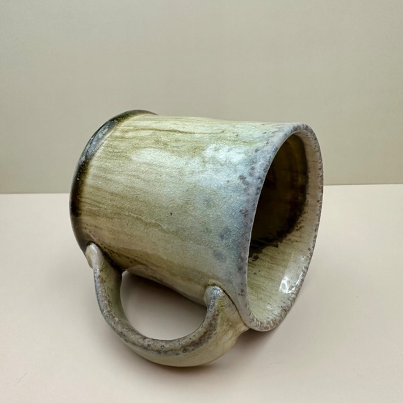 Stoneware Mug and Hand Painted Daisy Tray - Picture 6 of 10